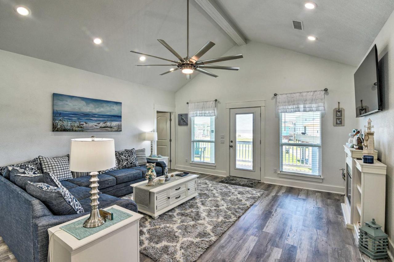 Bolivar Peninsula Beach House, Steps To Coast Extérieur photo